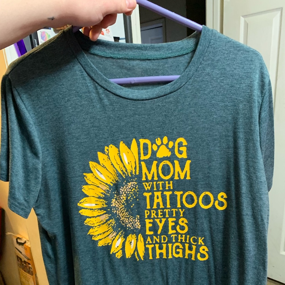 Sunflower dog mom shirt large / xl